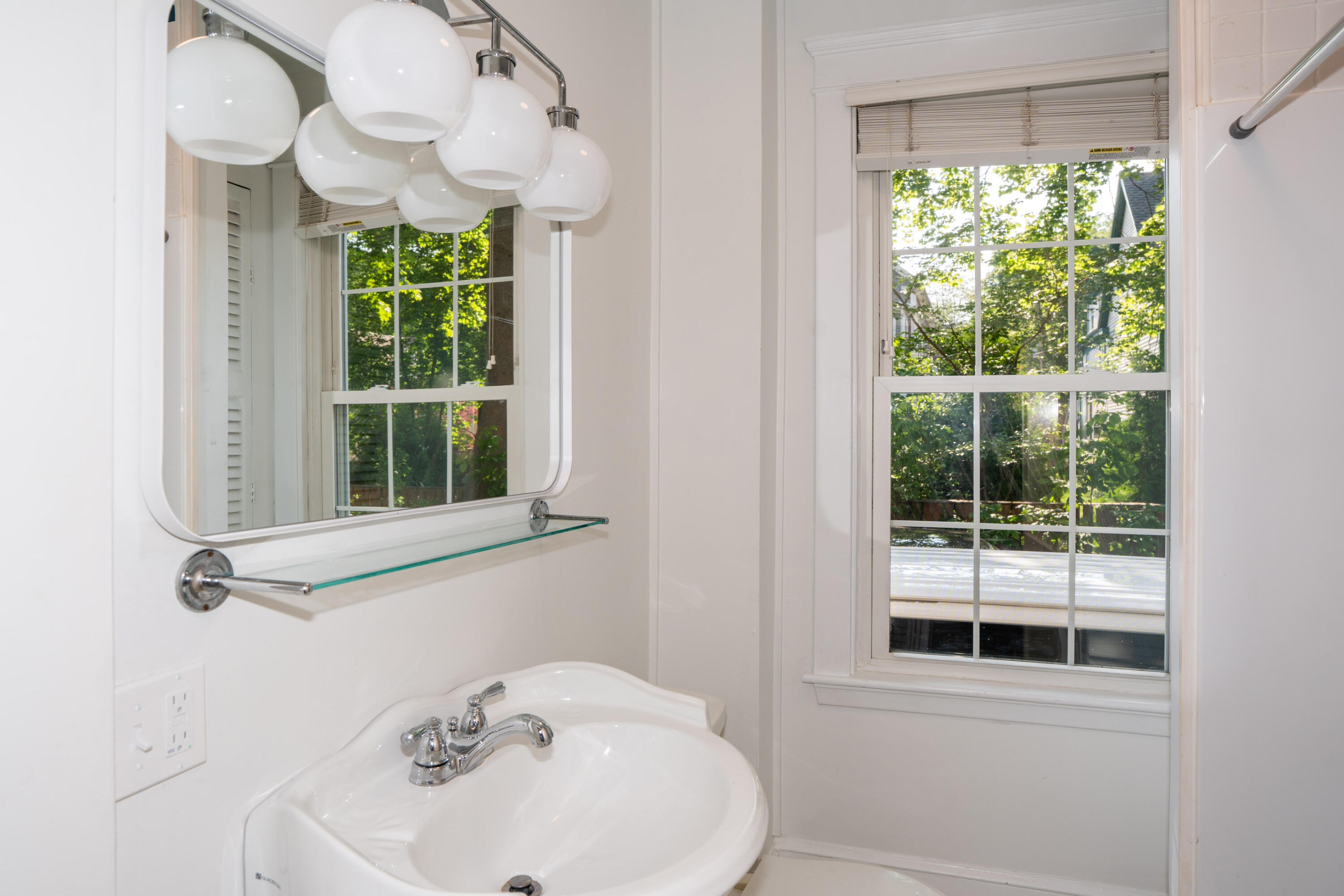 53 Clinton Street Portland, ME 04103 - Photo 28 of 88 Unit #1 Bath