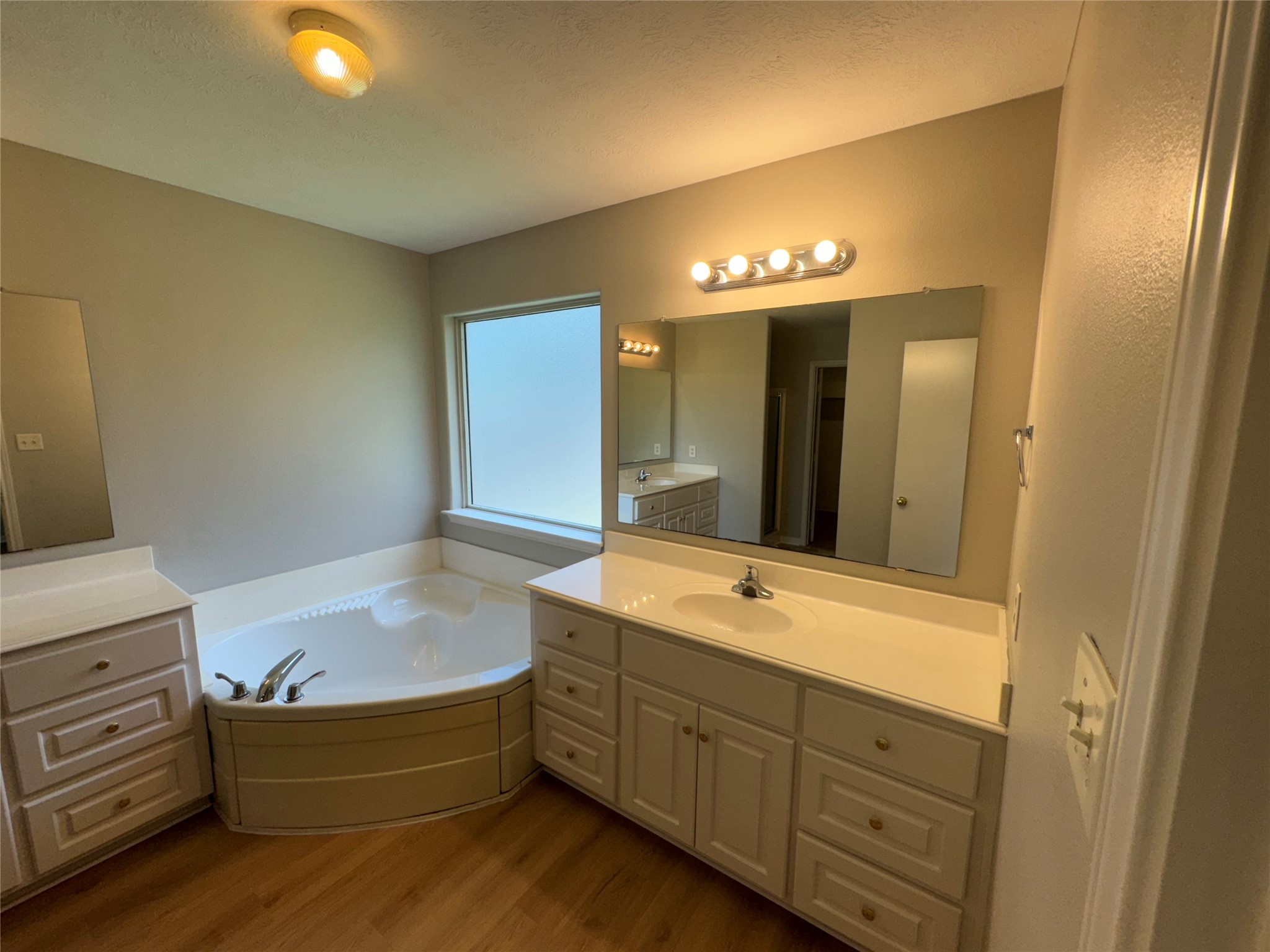 16324 Sun View Lane Conroe, TX 77302 - Photo 9 of 17