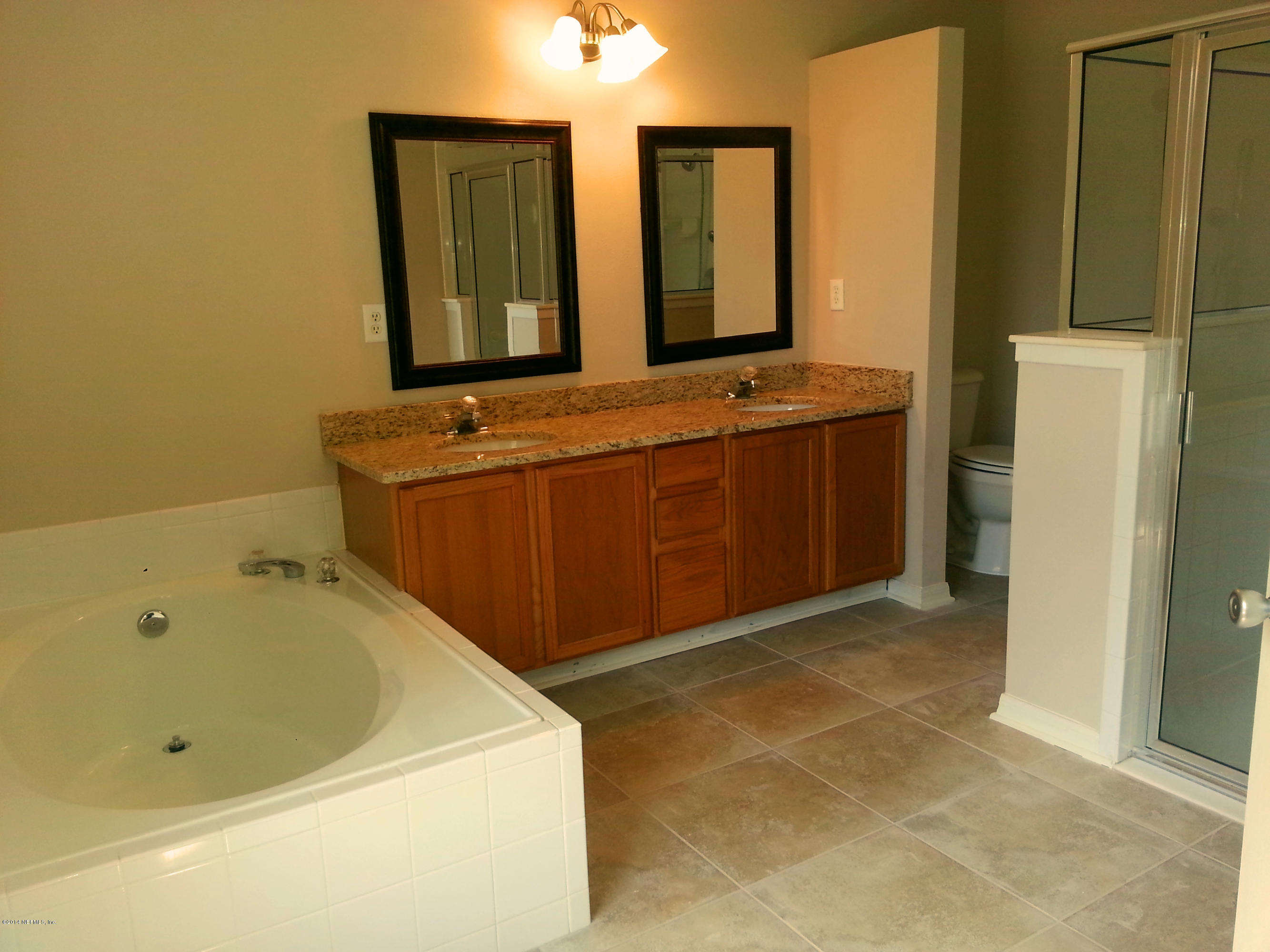 10198 Rising Mist Lane Jacksonville, FL 32221 - Photo 14 of 19 MASTER BATHROOM
