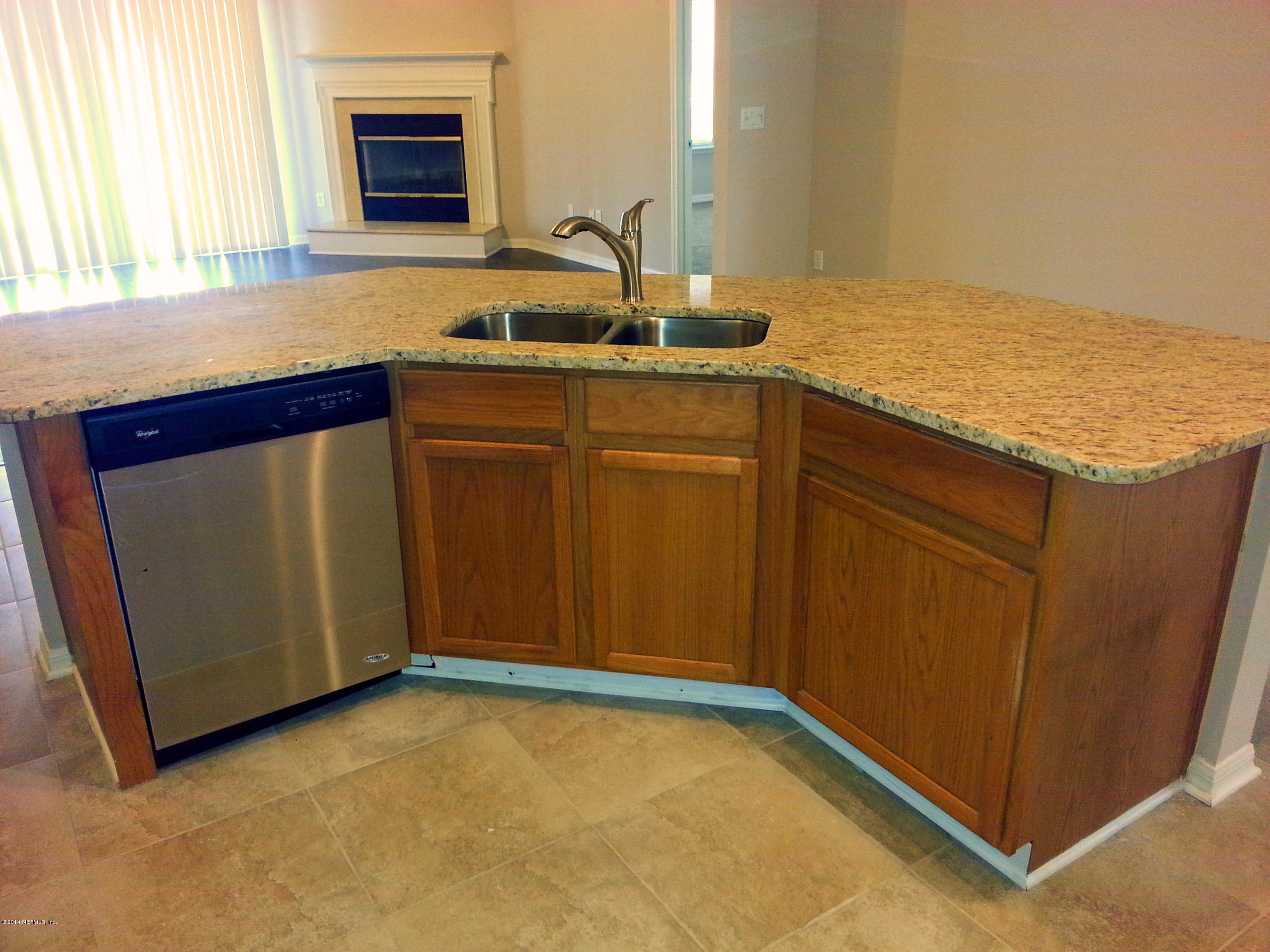10198 Rising Mist Lane Jacksonville, FL 32221 - Photo 5 of 19 BREAKFAST BAR VIEW 2
