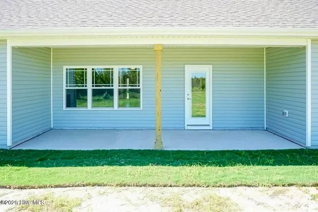 $358,800 | 162 Poker House Road, Grimesland, NC 27837