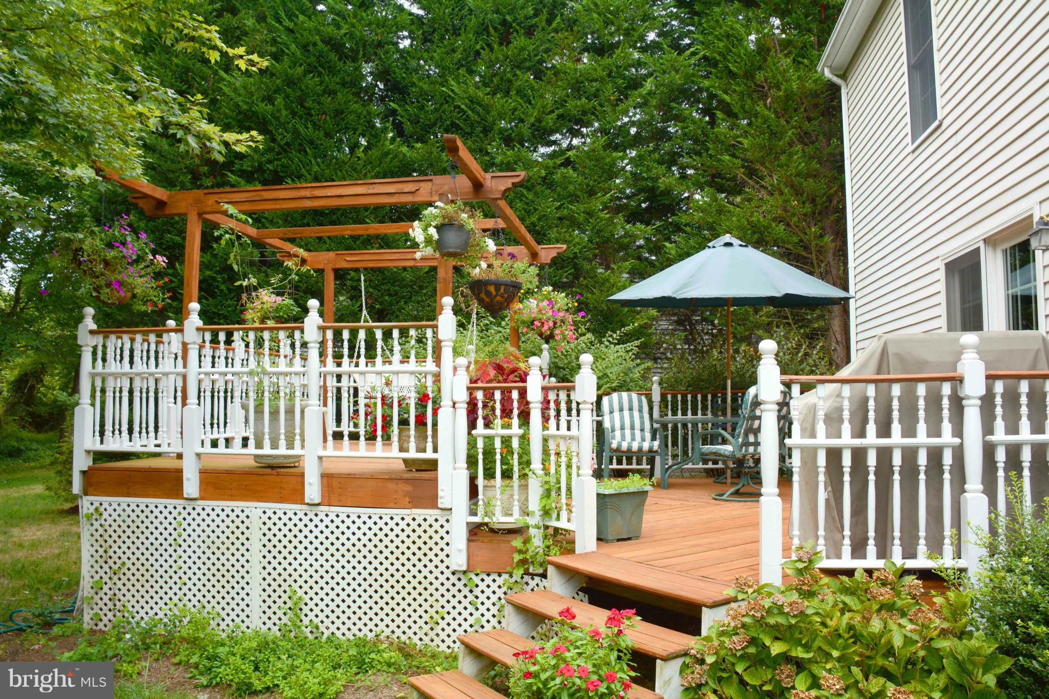 305 Riding Ridge Road Annapolis, MD 21403 - Photo 19 of 29 a house view with a garden space