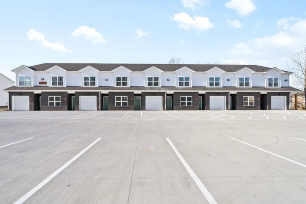$1,395 | 760 Tracy Lane, Unit E106, Clarksville, TN 37040