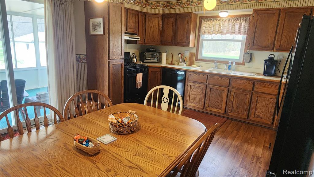 26250 Inkster Road Flat Rock, MI 48134 - Photo 4 of 40