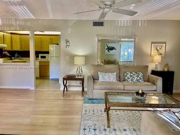 $157,000 | 442 Pine Glen Lane, Unit D2, Greenacres, FL 33463