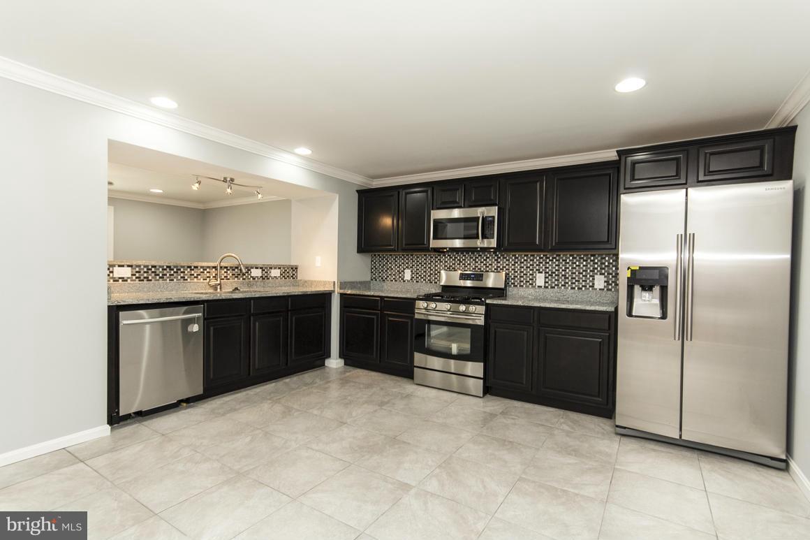8135 Del Haven Road Baltimore, MD 21222 - Photo 1 of 24 Kitchen