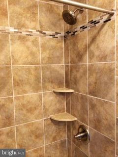 8135 Del Haven Road Baltimore, MD 21222 - Photo 13 of 24 Bath