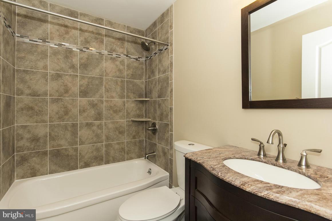 8135 Del Haven Road Baltimore, MD 21222 - Photo 21 of 24 Bath
