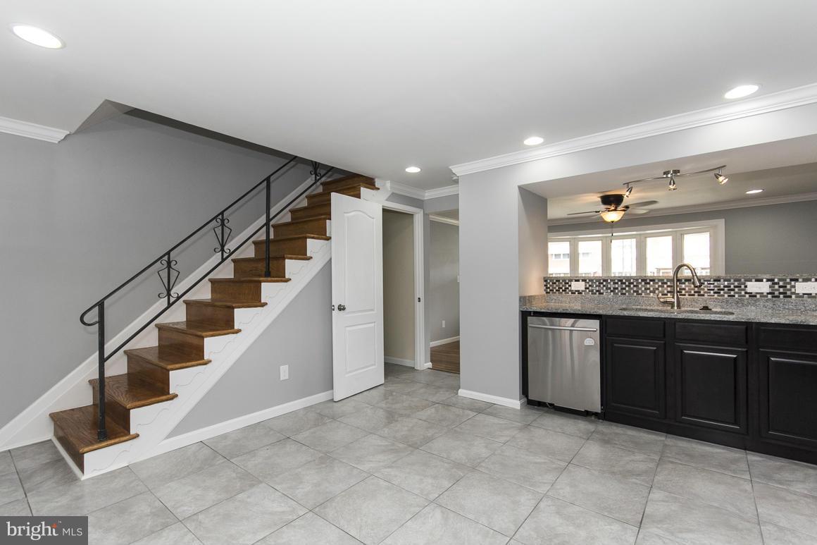 8135 Del Haven Road Baltimore, MD 21222 - Photo 5 of 24 Interior (General)
