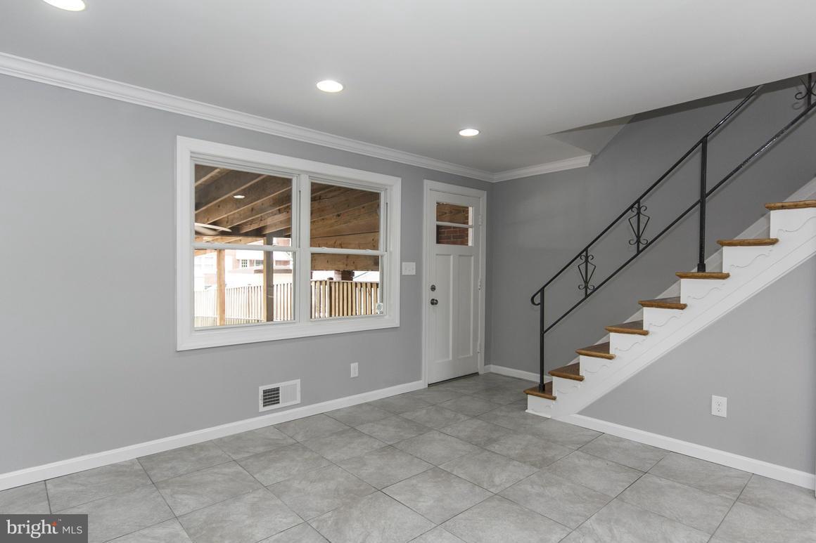 8135 Del Haven Road Baltimore, MD 21222 - Photo 6 of 24 Interior (General)