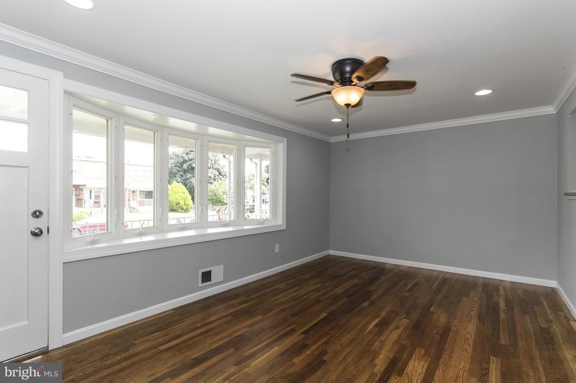 8135 Del Haven Road Baltimore, MD 21222 - Photo 8 of 24 Family Room