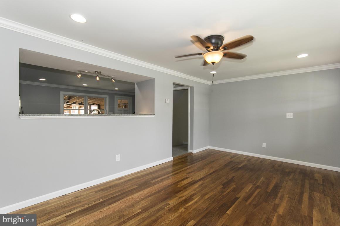 8135 Del Haven Road Baltimore, MD 21222 - Photo 9 of 24 Family Room