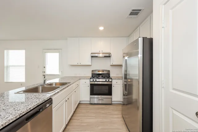 $1,525 | 13815 Goat Cove, San Antonio, TX 78252