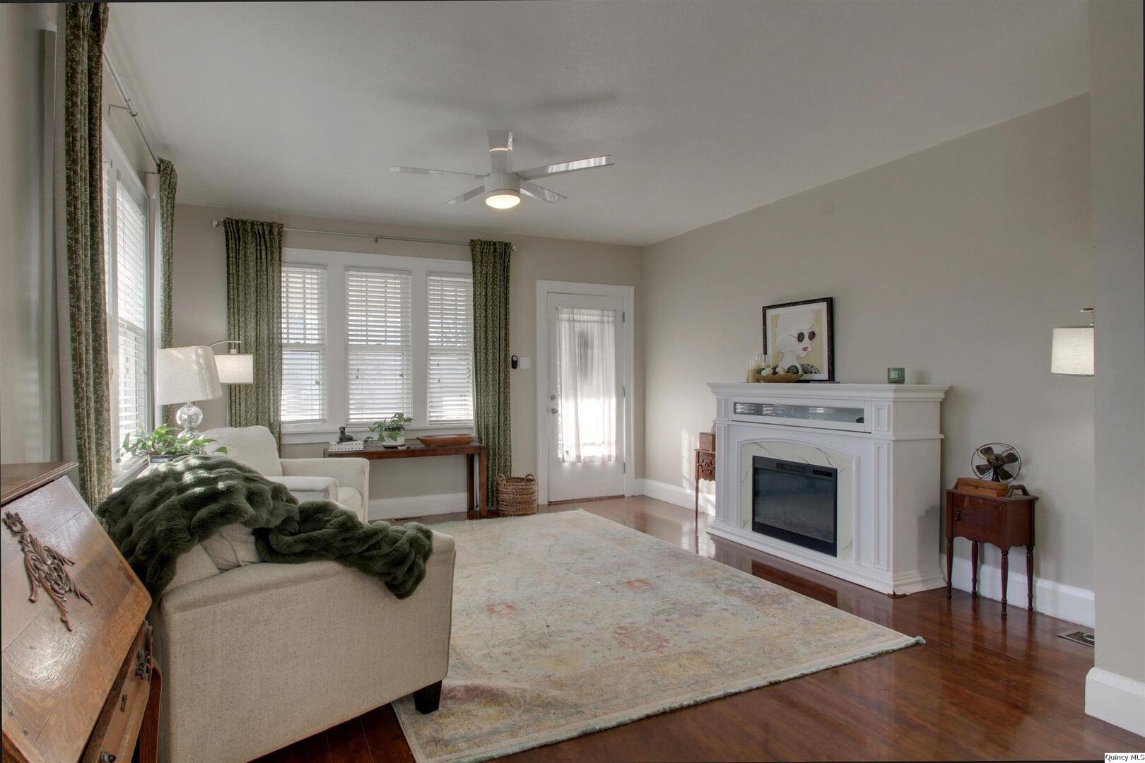 2065 Elm Street Quincy, IL 62301 - Photo 3 of 20