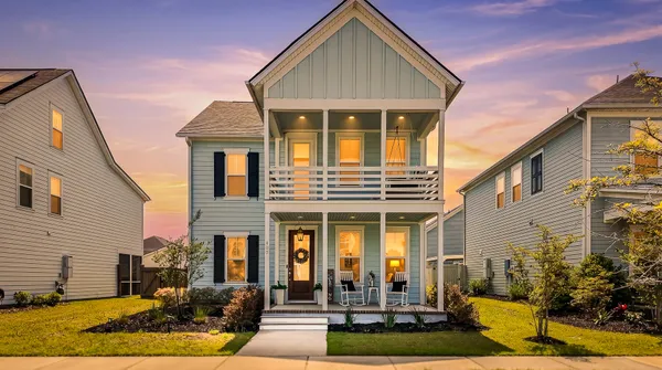 $609,999 | 403 Cool Bend Lane, Summerville, SC 29486