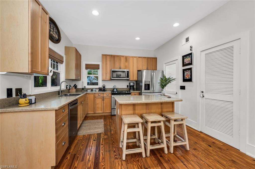 756 8th Avenue South Naples, FL 34102 - Photo 11 of 24 Kitchen