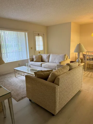 $1,450 | 133 Lake Pine Circle, Unit B1, Greenacres, FL 33463