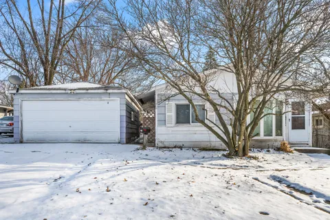 $200,000 | 969 Berkley Street, Carpentersville, IL 60110