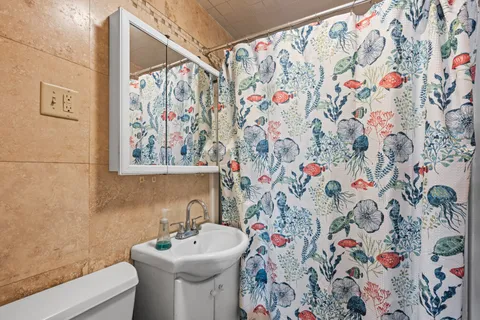 $200,000 | 969 Berkley Street, Carpentersville, IL 60110