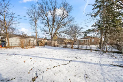 $200,000 | 969 Berkley Street, Carpentersville, IL 60110