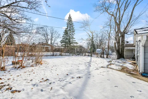 $200,000 | 969 Berkley Street, Carpentersville, IL 60110