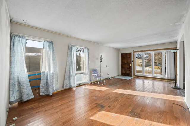 $200,000 | 969 Berkley Street, Carpentersville, IL 60110