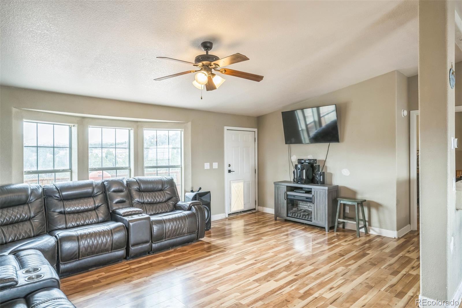 148 Venado Road Silt, CO 81652 - Photo 3 of 27 Gallery Image 3