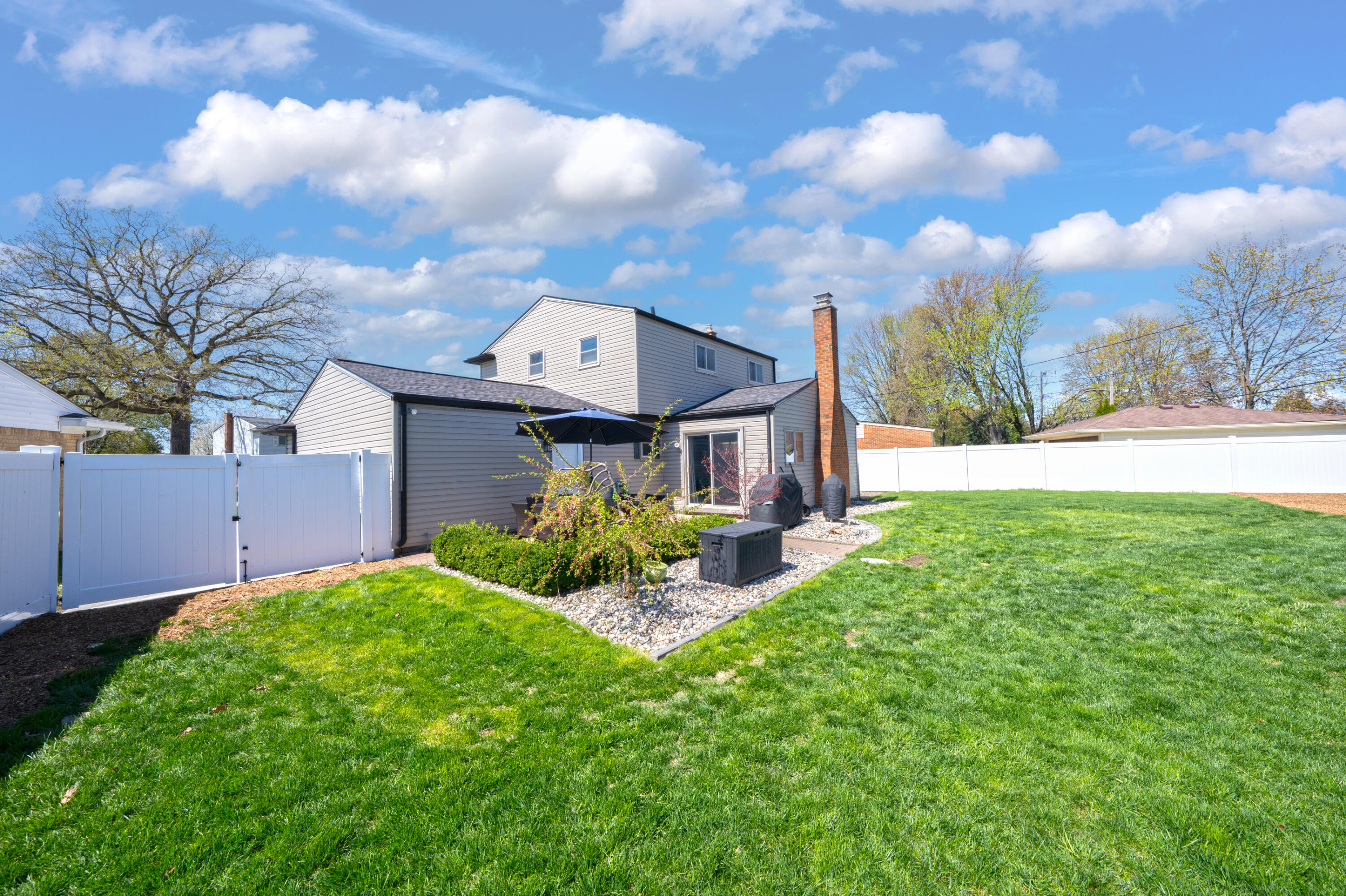 38202 Tottenham Road Sterling Heights, MI 48312 - Photo 35 of 42 38202 Tottenham Rd Sterling Hts (33)