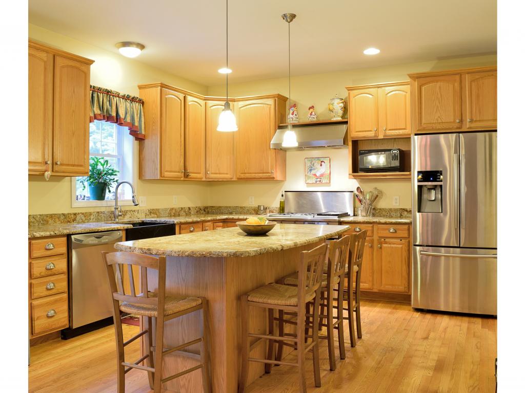 731 Jericho Road Richmond, VT 05477 - Photo 3 of 21