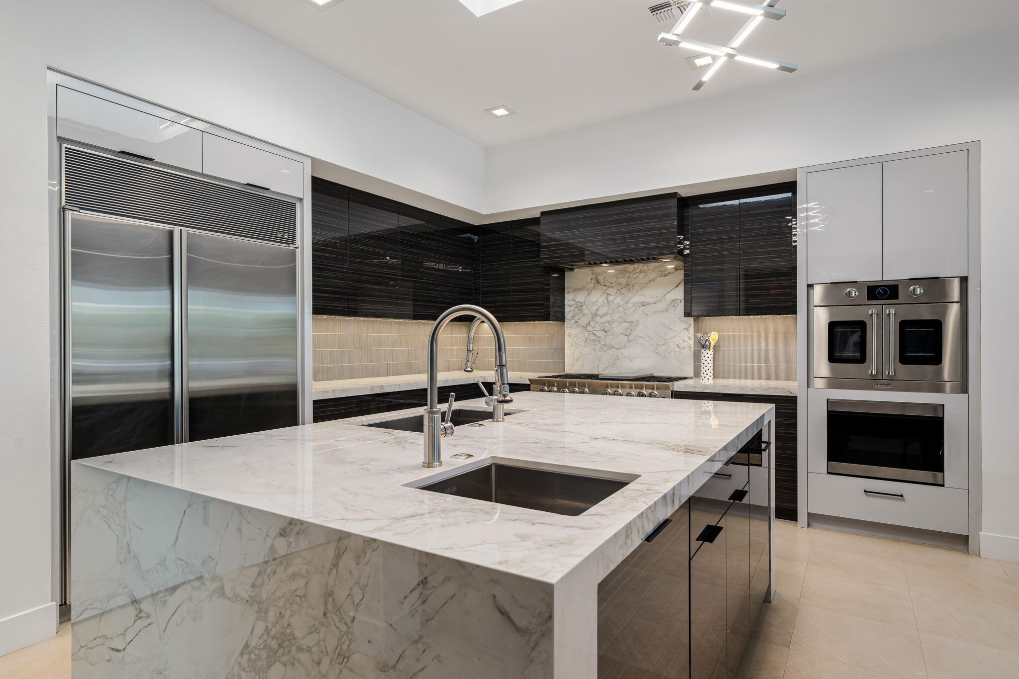 105 Waterford Circle Rancho Mirage, CA 92270 - Photo 40 of 76 French Door Oven