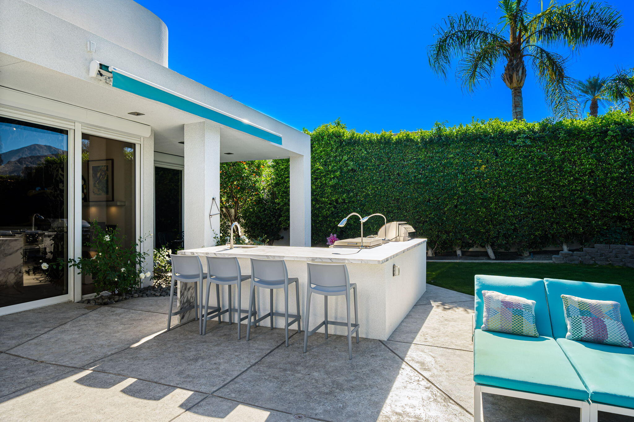 105 Waterford Circle Rancho Mirage, CA 92270 - Photo 47 of 76 Bar Seating