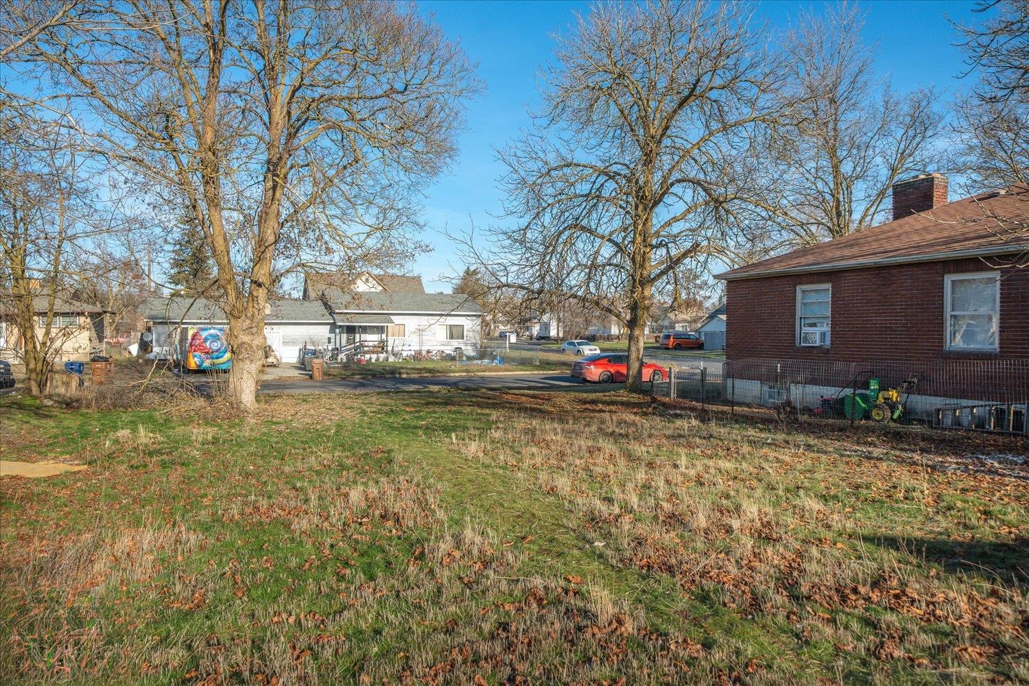 1507 West Chelan Avenue Spokane, WA 99205 - Photo 2 of 20