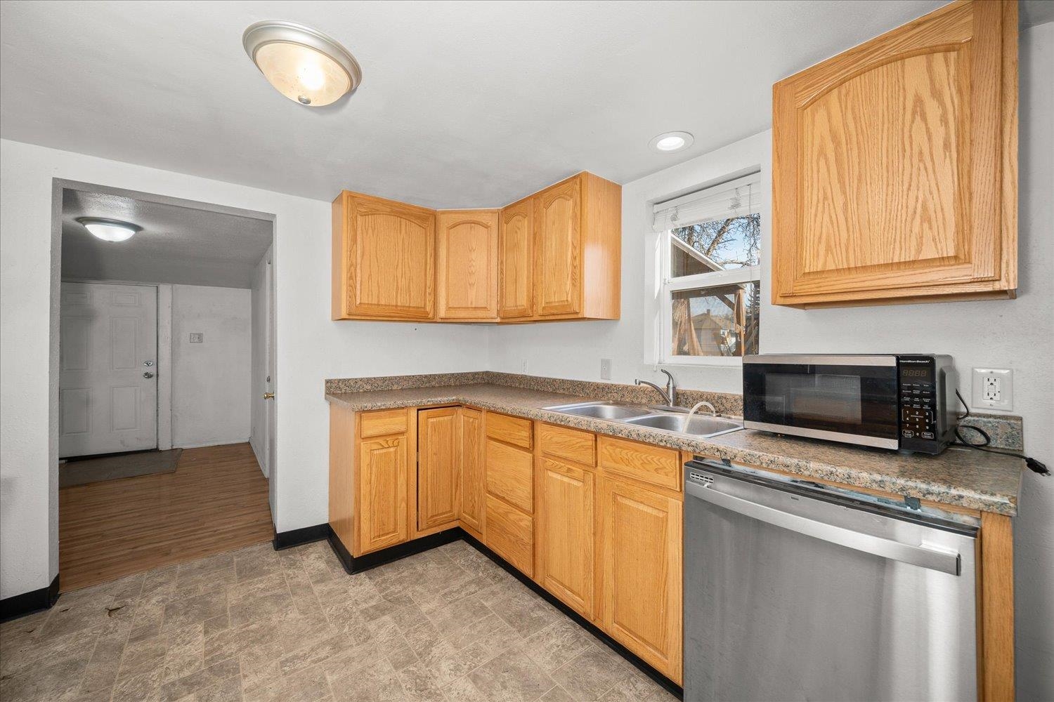 1507 West Chelan Avenue Spokane, WA 99205 - Photo 9 of 20