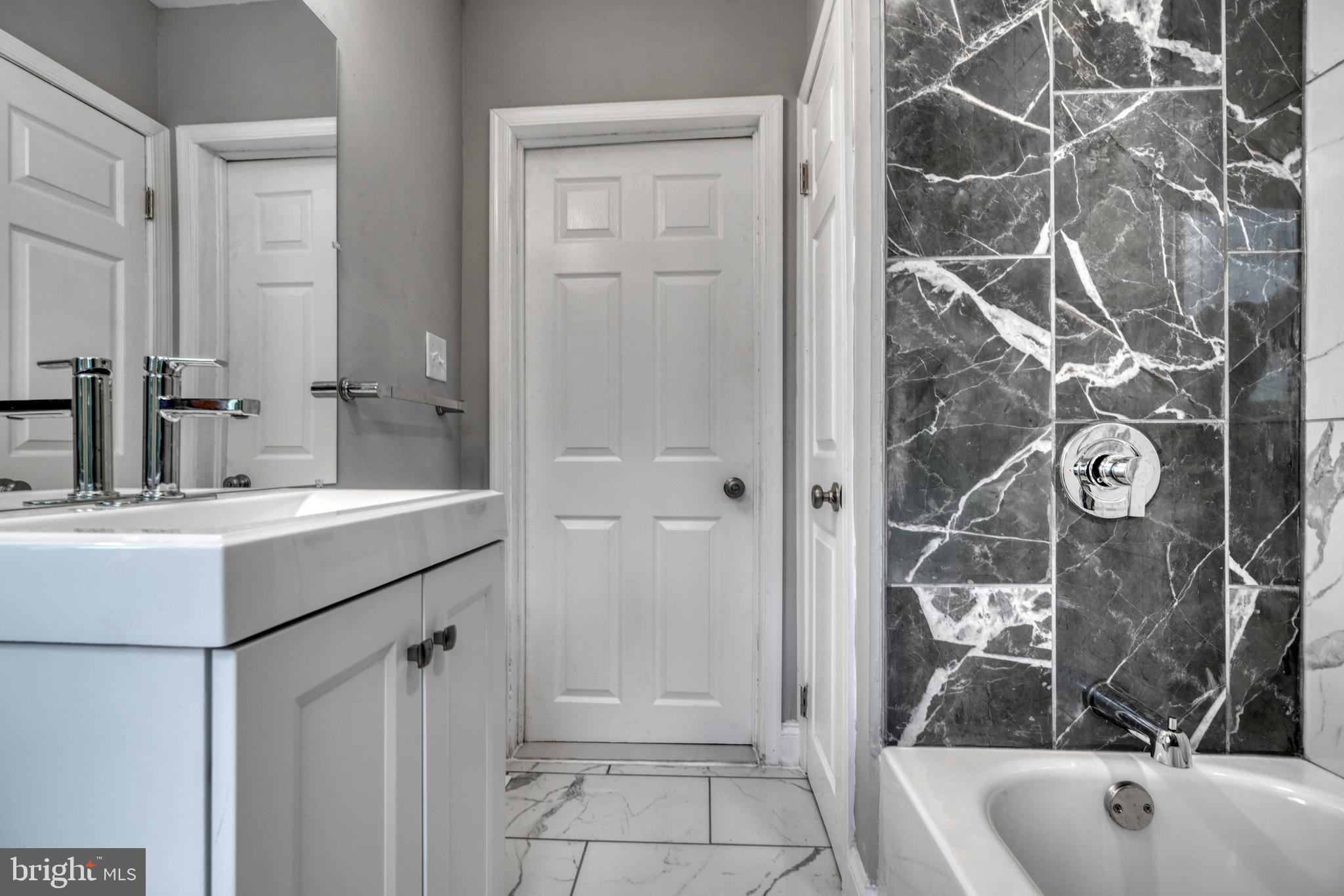 3901 Flowerton Road Baltimore, MD 21229 - Photo 17 of 33