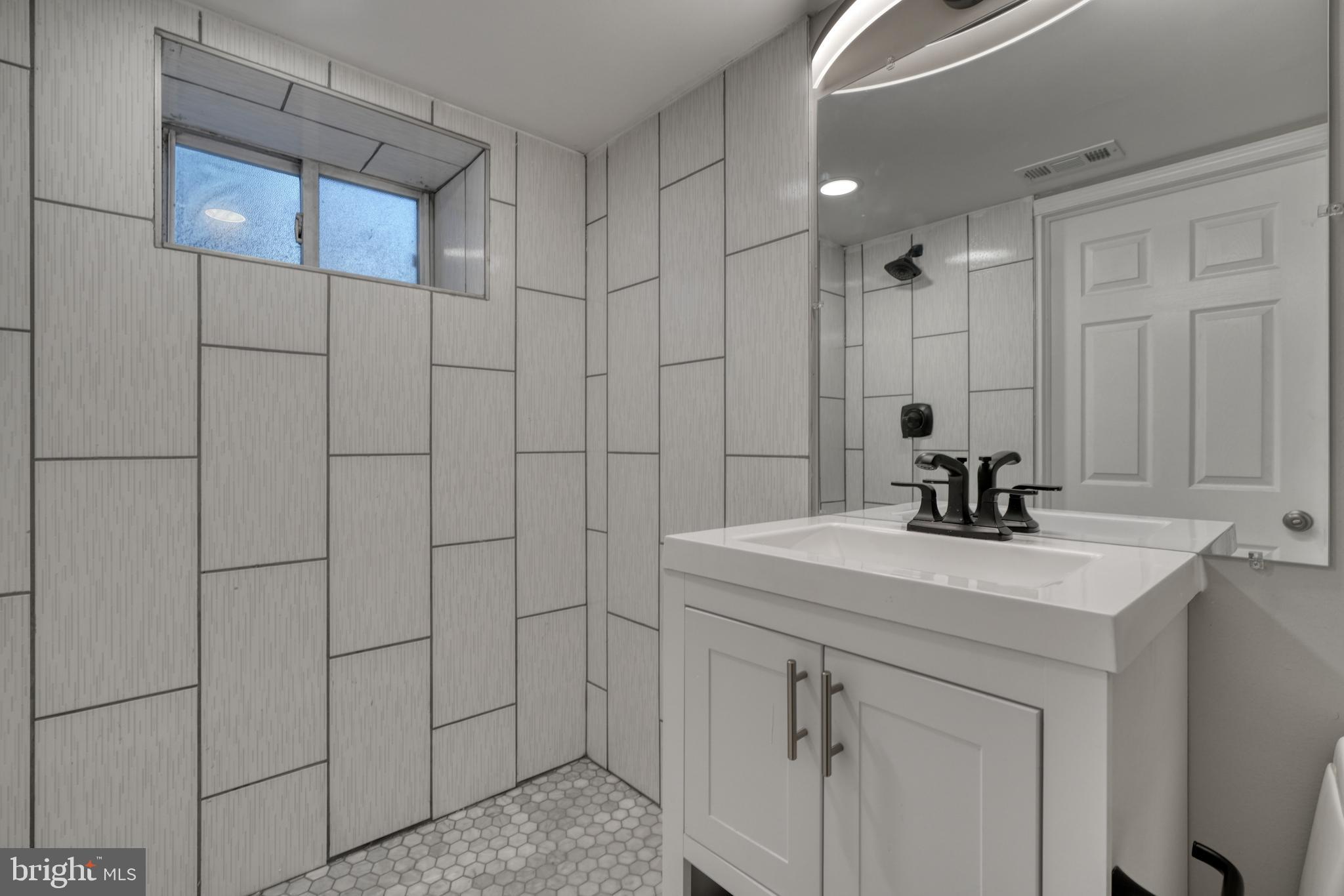 3901 Flowerton Road Baltimore, MD 21229 - Photo 28 of 33