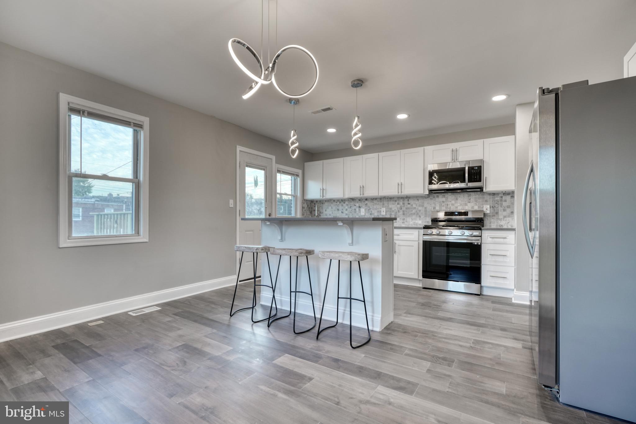 3901 Flowerton Road Baltimore, MD 21229 - Photo 3 of 33