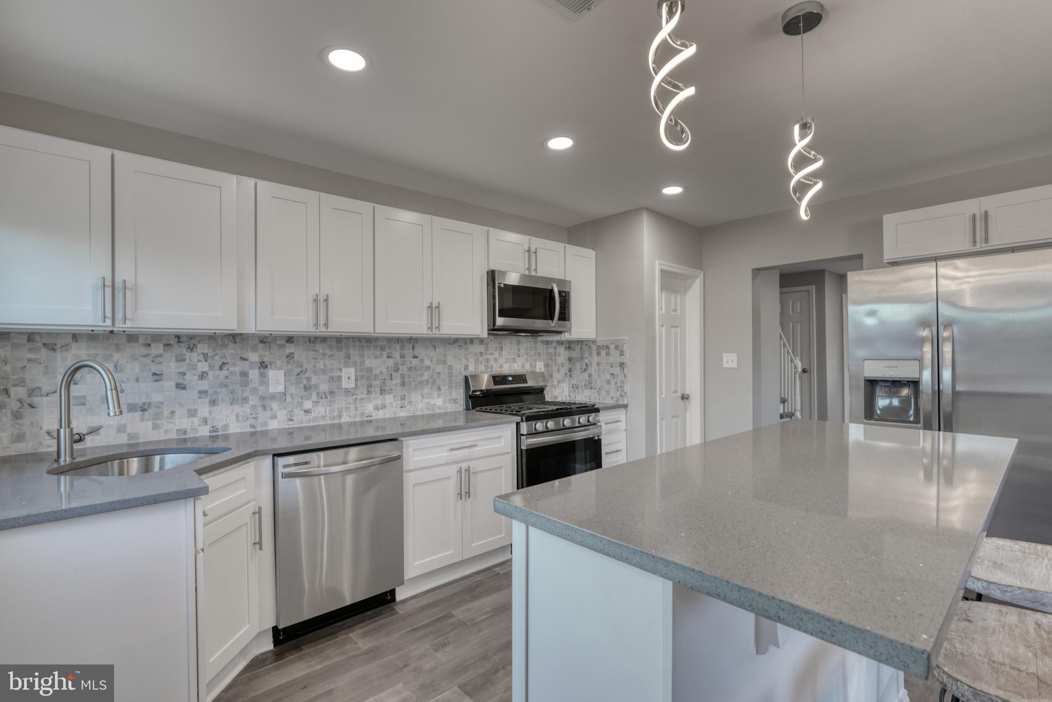 3901 Flowerton Road Baltimore, MD 21229 - Photo 4 of 33