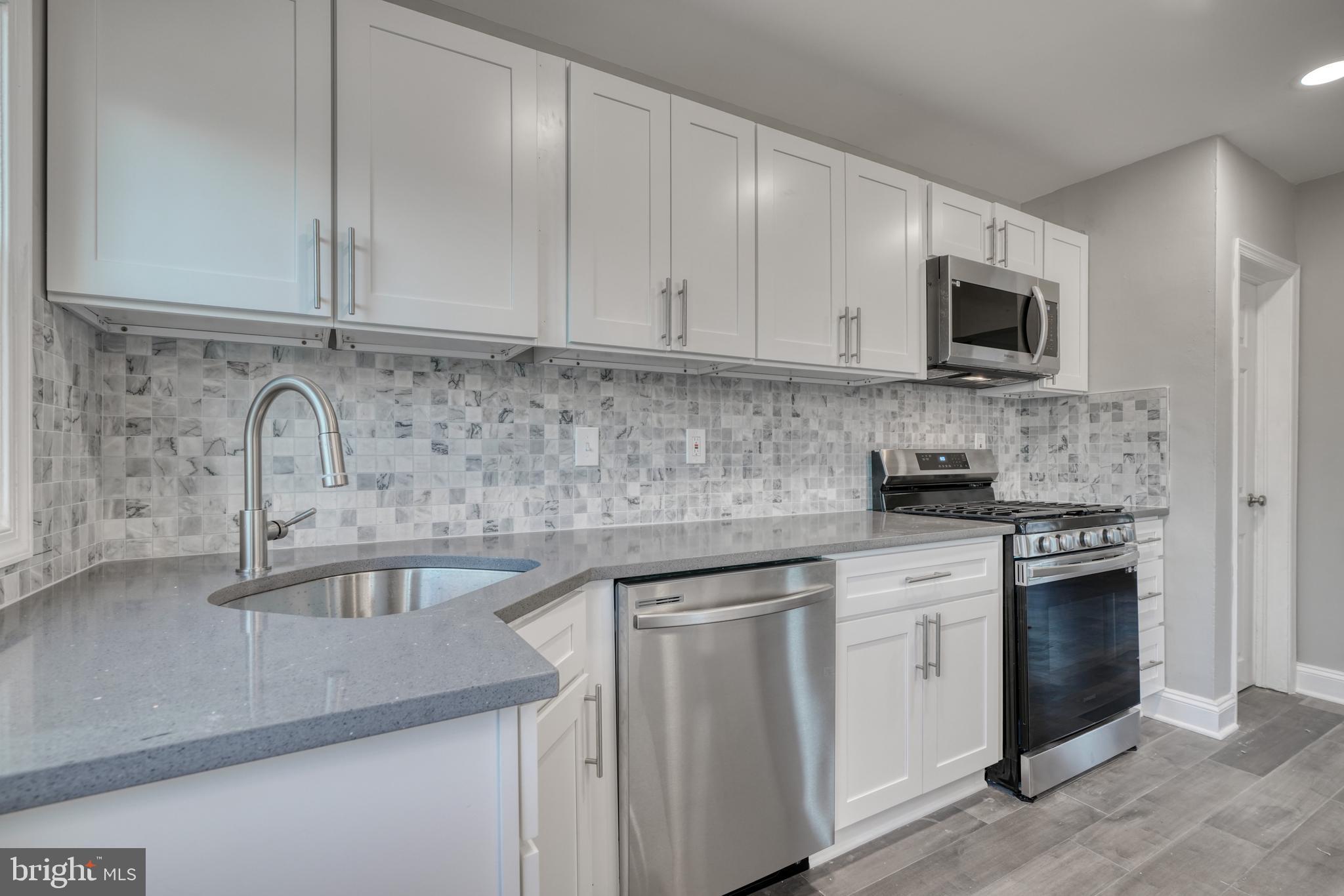 3901 Flowerton Road Baltimore, MD 21229 - Photo 5 of 33