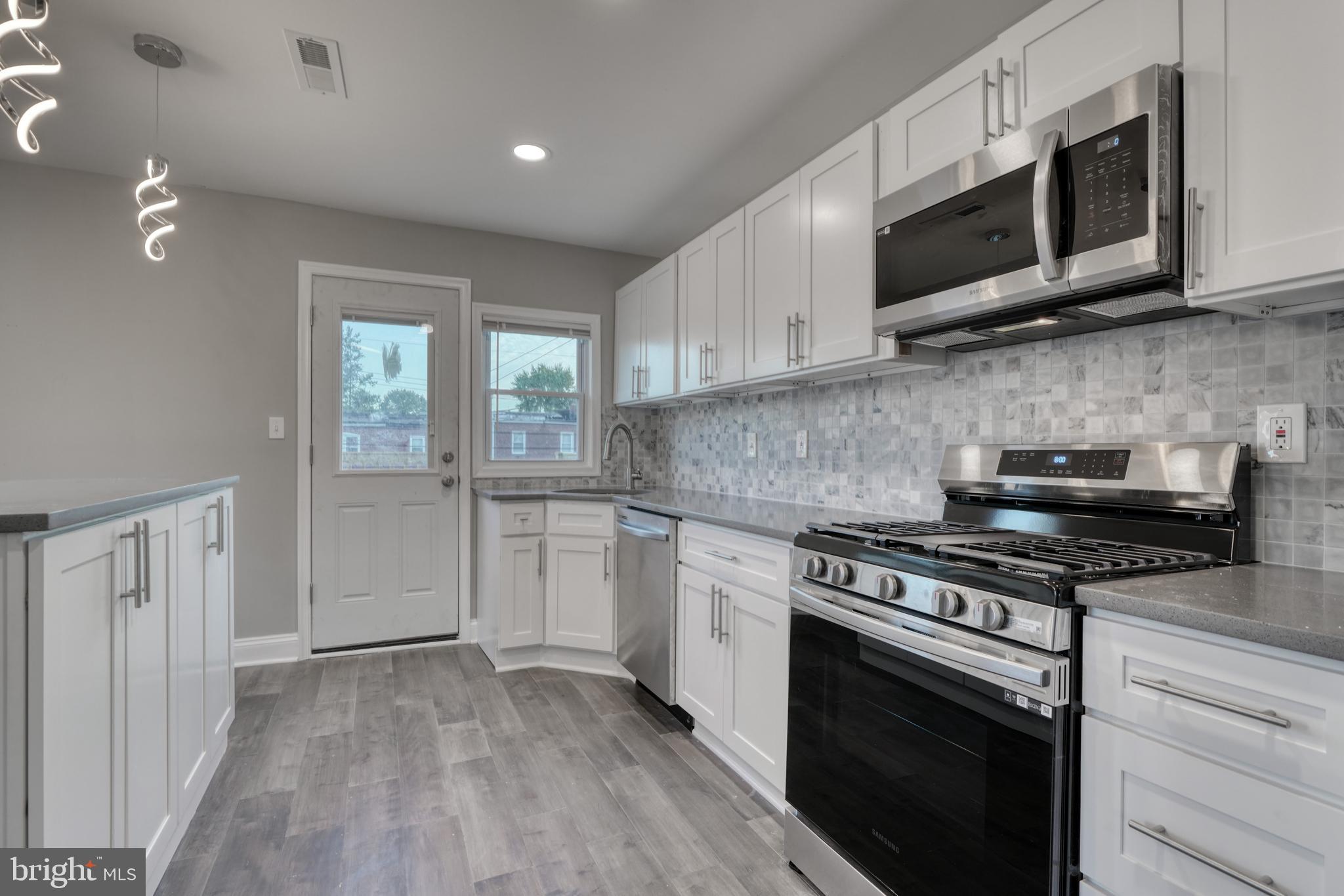 3901 Flowerton Road Baltimore, MD 21229 - Photo 9 of 33