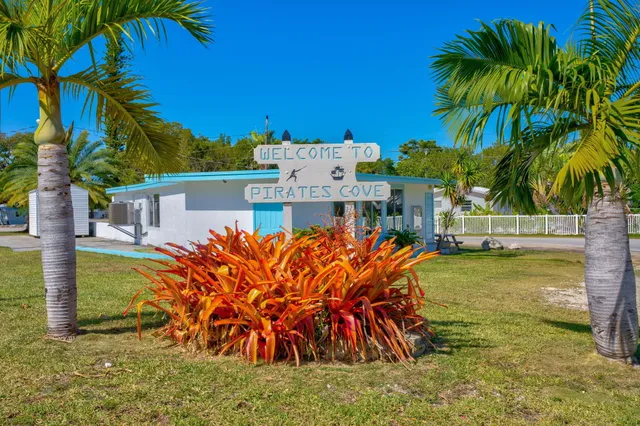 $1,499,000 | 233 Anne Bonny Drive, Key Largo, FL 33037