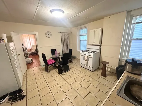 $1,800 | 31 Elmwood Street, Unit 2, Revere, MA 02151