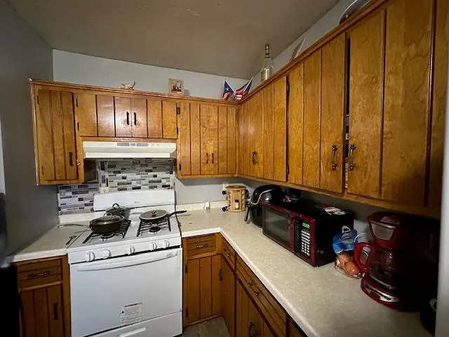 $189,900 | 914 North Van Buren Street, Green Bay, WI 54302