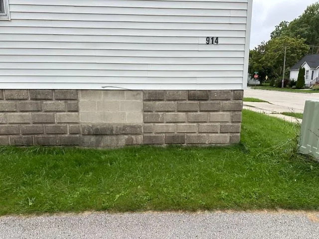 $189,900 | 914 North Van Buren Street, Green Bay, WI 54302