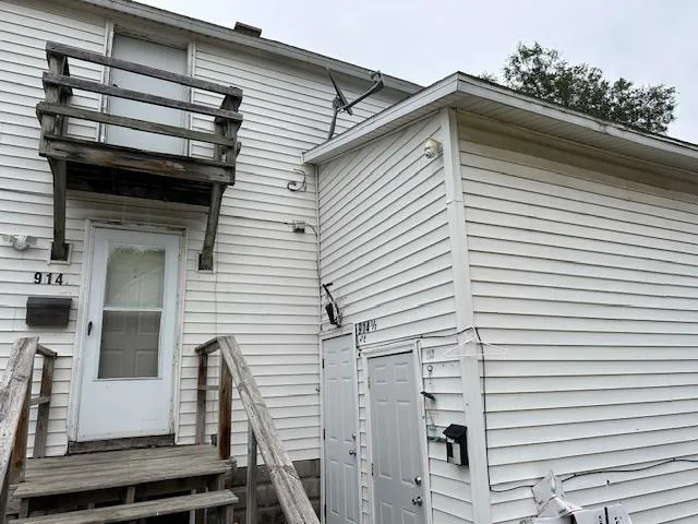 $189,900 | 914 North Van Buren Street, Green Bay, WI 54302