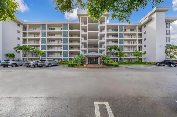 $125,000 | 2850 North Palm Aire Drive, Unit 104, Pompano Beach, FL 33069