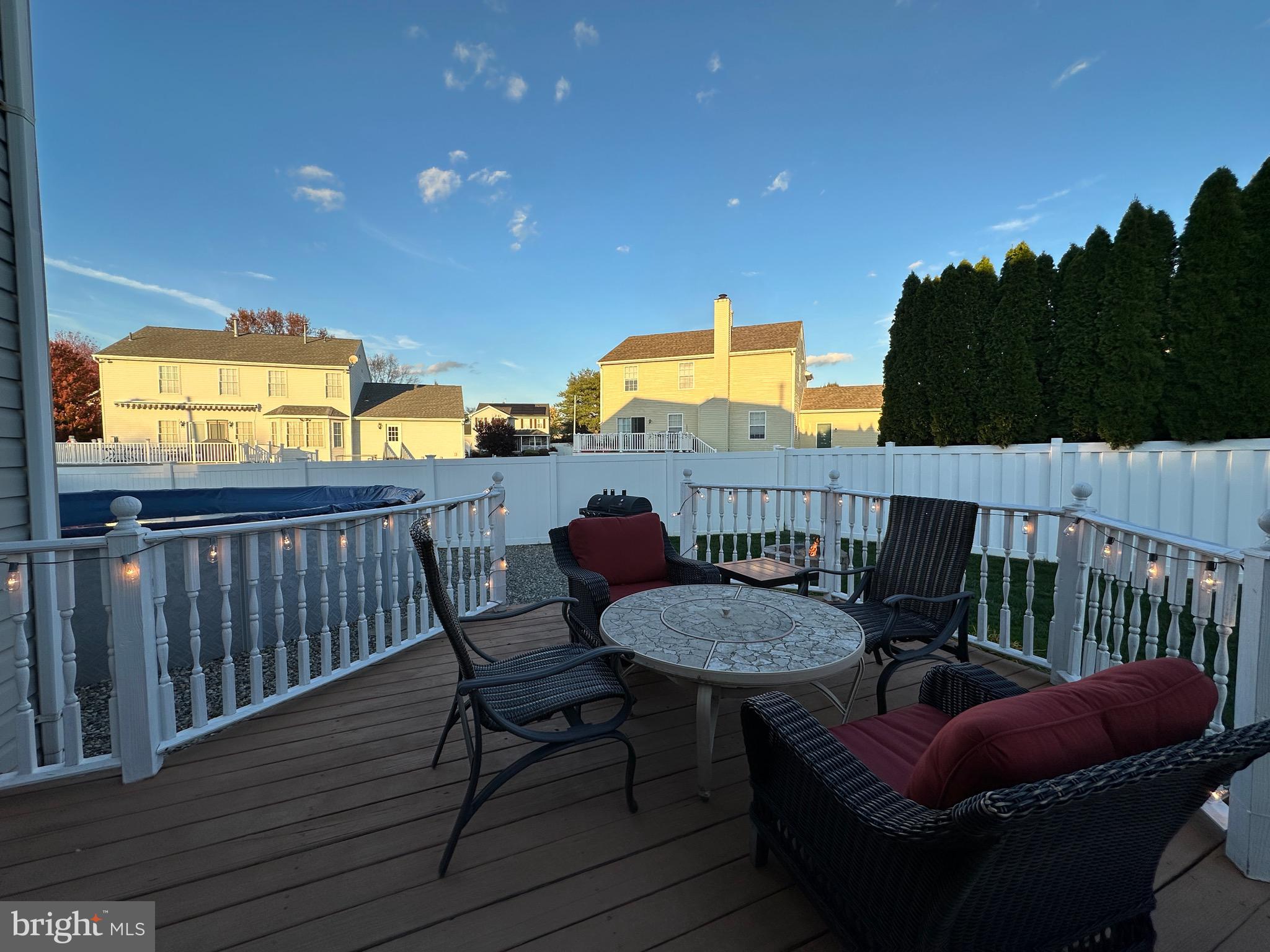 4 Sylvan Court Clementon, NJ 08021 - Photo 42 of 55 a dining room with furniture and a lamp