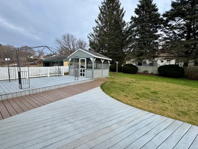 $1,300 | 30 North Chestnut Street, Wauregan, CT 06387