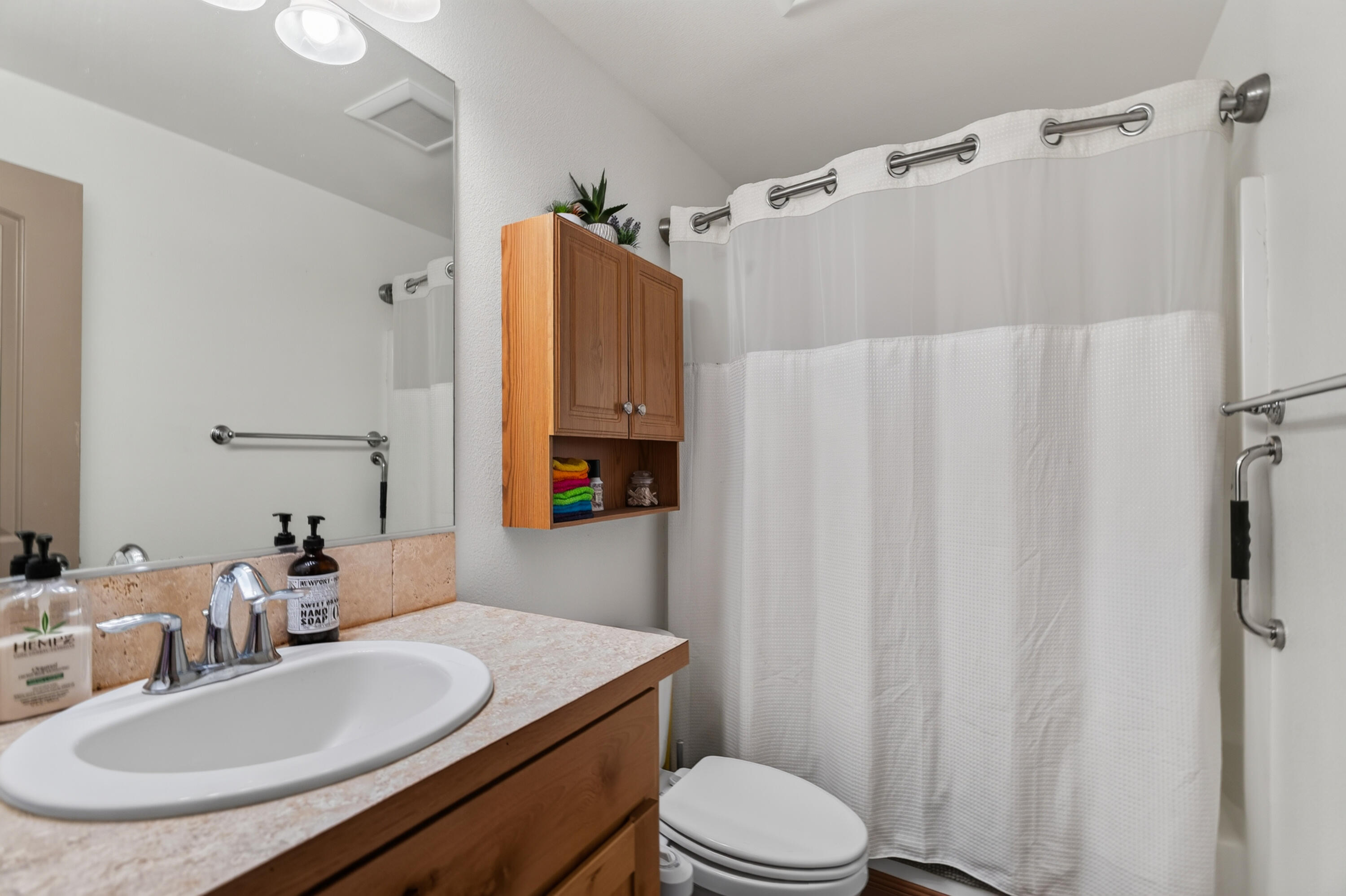 3463 Fiddlers Road Igo, CA 96047 - Photo 19 of 32 Bathroom 2