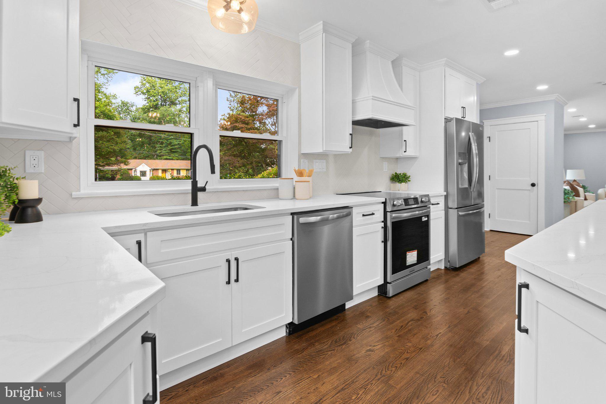 14200 Dav Road Rockville, MD 20850 - Photo 24 of 60 Bright and modern kitchen oasis.