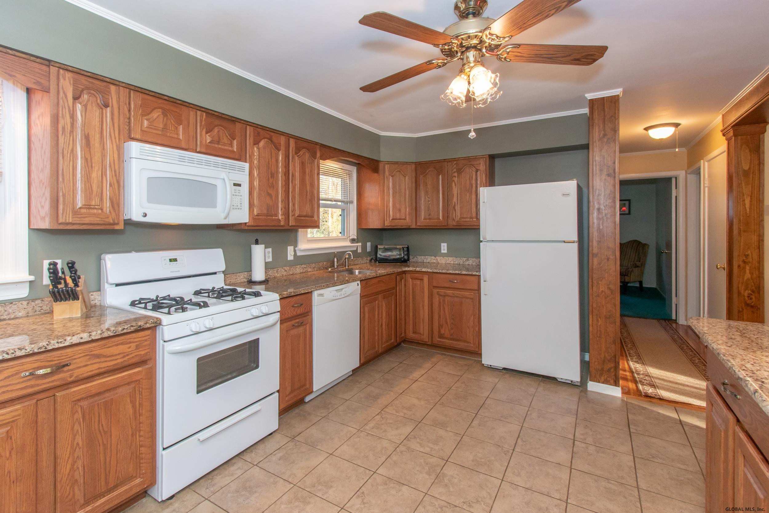 8 Rachlin Lane Colonie, NY 12211 - Photo 8 of 47 Photo 8